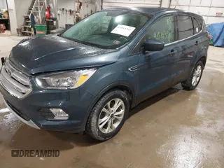2019 Ford Escape SE z VIN 1FMCU9GD2KUA31904, wystawiony jako IAAI lot #41843341 z przebiegiem 125 605 mil mil oraz . Historia ofert i sprzedaży dostępna na DreamBid. Obrazek 18.