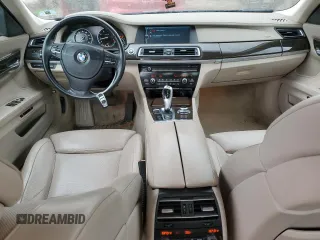 2011 BMW 7 Series 750Li z VIN WBAKB8C54BC851810, wystawiony jako Copart lot #76610464 z przebiegiem 128 551 mil mil oraz Nie do naprawy • Non repairable. Historia ofert i sprzedaży dostępna na DreamBid. Obrazek 8.
