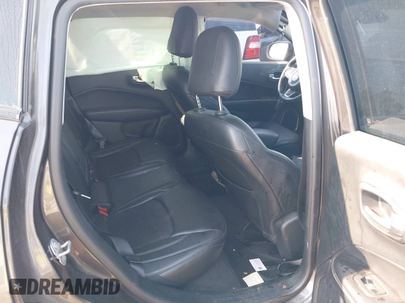 2017 Jeep Compass Latitude with VIN 3C4NJDBB5HT641152, listed as a IAAI auction lot 40330620 with 116,809 mi miles. Bid and sale history available at carsss.com. Image 8.