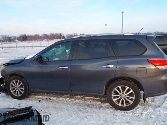 2013 Nissan Pathfinder SV with VIN 5N1AR2MM1DC622173, listed as a IAAI auction lot 41301254 with 145,903 mi miles. Bid and sale history available at carsss.com. Image 15.