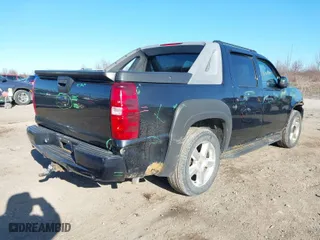 2010 Chevrolet Avalanche LTZ with VIN 3GNVKGE02AG195461, listed as a IAAI auction lot 41887795 with 176,362 mi miles. Bid and sale history available at carsss.com. Image 4.