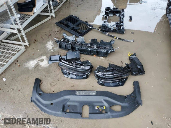 2024 Jeep Grand Wagoneer Series II Obsidian с VIN 1C4SJVFP8RS107239, выставлен на аукционе Copart как лот 75010214 с пробегом 429 миль миль и Чистый • Clean title. История ставок и продаж доступна на DreamBid. Изображение 13.