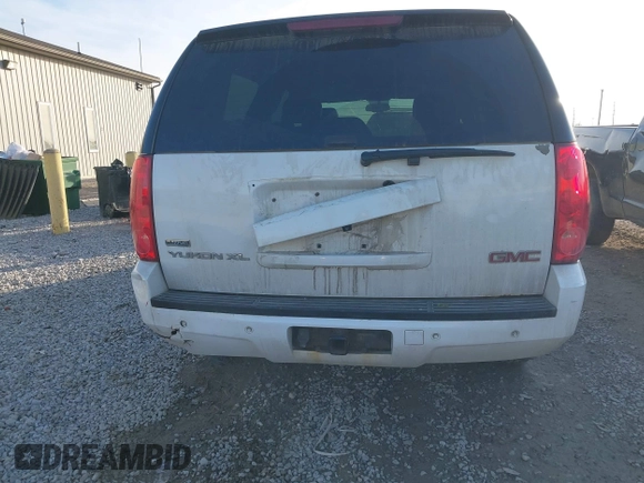 2008 GMC Yukon XL SLT 4SB z VIN 1GKFK16398J194470, wystawiony jako IAAI lot #41506702 z przebiegiem 206 147 mil mil oraz . Historia ofert i sprzedaży dostępna na DreamBid. Obrazek 6.