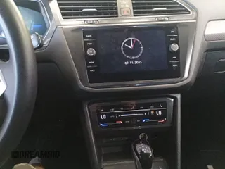 2024 Volkswagen Tiguan SE z VIN 3VV3B7AX7RM105271, wystawiony jako IAAI lot #42752403 z przebiegiem 27 050 mil mil oraz . Historia ofert i sprzedaży dostępna na DreamBid. Obrazek 35.