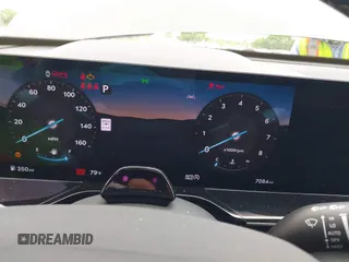 2025 Genesis GV80 Standard z VIN KMUHFESBXSU255275, wystawiony jako IAAI lot #42399412 z przebiegiem 7 084 mil mil oraz . Historia ofert i sprzedaży dostępna na DreamBid. Obrazek 7.