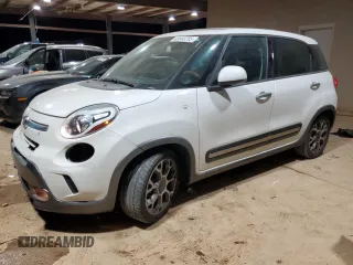 2014 FIAT 500L Trekking with VIN ZFBCFADH0EZ004363, listed as a Copart auction lot 43640755 with 156,416 mi miles and Salvage Title. Bid and sale history available at DreamBid. Image 1.