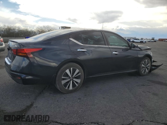 2022 Nissan Altima SV z VIN 1N4BL4DV1NN324345, wystawiony jako Copart lot #51815835 z przebiegiem 51 966 mil mil oraz Szkoda całkowita • Salvage title. Historia ofert i sprzedaży dostępna na DreamBid. Obrazek 3.