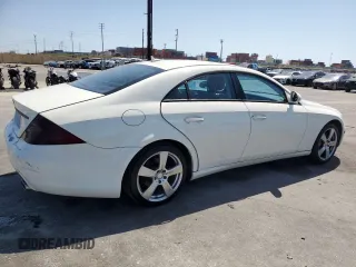 2008 Mercedes-Benz CLS 550 z VIN WDDDJ72X78A134002, wystawiony jako Copart lot #52027285 z przebiegiem 83 484 mil mil oraz Szkoda całkowita • Salvage title. Historia ofert i sprzedaży dostępna na DreamBid. Obrazek 3.