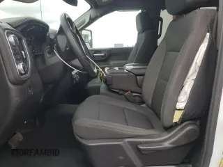 2023 GMC Sierra 2500HD SLE z VIN 1GT49MEY3PF207695, wystawiony jako Copart lot #47920145 z przebiegiem 55 183 mil mil oraz Szkoda całkowita • Salvage title. Historia ofert i sprzedaży dostępna na DreamBid. Obrazek 7.