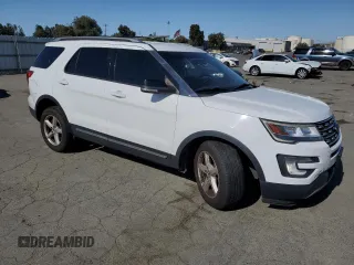 2017 Ford Explorer XLT z VIN 1FM5K8D82HGC48313, wystawiony jako Copart lot #58811785 z przebiegiem 120 898 mil mil oraz Szkoda całkowita • Salvage title. Historia ofert i sprzedaży dostępna na DreamBid. Obrazek 4.