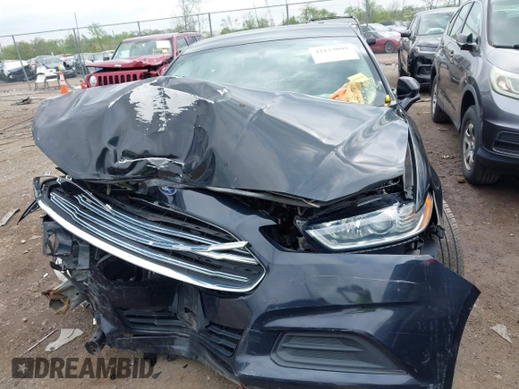 2014 Ford Fusion SE with VIN 1FA6P0H74E5392861, listed as a IAAI auction lot 42133099 with 130,373 mi miles. Bid and sale history available at carsss.com. Image 6.