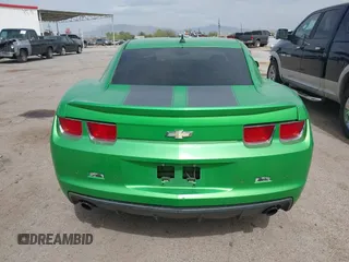 2010 Chevrolet Camaro 1LT z VIN 2G1FF1EVXA9224654, wystawiony jako IAAI lot #42251472 z przebiegiem 178 658 mil mil oraz . Historia ofert i sprzedaży dostępna na DreamBid. Obrazek 16.
