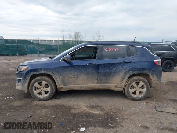 2018 Jeep Compass Latitude z VIN 3C4NJDBB3JT434507, wystawiony jako IAAI lot #42120088 z przebiegiem 82 181 mil mil oraz . Historia ofert i sprzedaży dostępna na DreamBid. Obrazek 14.