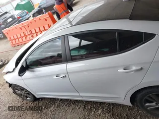 2017 Hyundai Elantra SE z VIN 5NPD84LF7HH181890, wystawiony jako IAAI lot #41823659 z przebiegiem 64 787 mil mil oraz . Historia ofert i sprzedaży dostępna na DreamBid. Obrazek 14.
