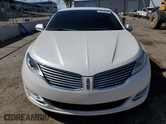 2014 Lincoln MKZ z VIN 3LN6L2G91ER820544, wystawiony jako Copart lot #56049535 z przebiegiem 211 323 mil mil oraz Szkoda całkowita • Salvage title. Historia ofert i sprzedaży dostępna na DreamBid. Obrazek 5.
