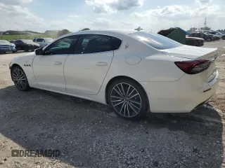 2022 Maserati Quattroporte GT z VIN ZAM56XPA8N1391441, wystawiony jako Copart lot #52809735 z przebiegiem 26 405 mil mil oraz Szkoda całkowita • Salvage title. Historia ofert i sprzedaży dostępna na DreamBid. Obrazek 2.