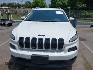 2016 Jeep Cherokee Latitude z VIN 1C4PJMCB2GW372592, wystawiony jako IAAI lot #42493346 z przebiegiem 95 519 mil mil oraz . Historia ofert i sprzedaży dostępna na DreamBid. Obrazek 12.