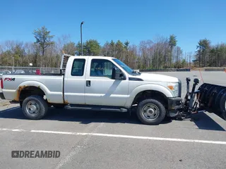 2015 Ford F-250 XLT z VIN 1FT7X2B6XFEA64744, wystawiony jako IAAI lot #41950505 z przebiegiem 200 300 mil mil oraz . Historia ofert i sprzedaży dostępna na DreamBid. Obrazek 13.