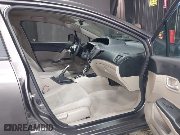 2012 Honda Civic LX z VIN 19XFB2F59CE373830, wystawiony jako IAAI lot #42312118 z przebiegiem 106 541 mil mil oraz . Historia ofert i sprzedaży dostępna na DreamBid. Obrazek 5.