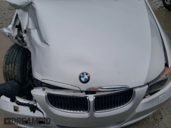 2006 BMW 3 Series 325i z VIN WBAVB13596KX46910, wystawiony jako Copart lot #60641585 z przebiegiem Nie podano mil oraz Nie do naprawy • Non repairable. Historia ofert i sprzedaży dostępna na DreamBid. Obrazek 11.