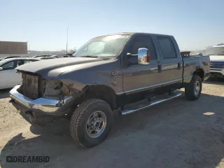 2002 Ford Super Duty F-250 XL with VIN 1FTNW21S52EC70105, listed as a Copart auction lot 48531175 with 257,759 mi miles and Salvage Title. Bid and sale history available at carsss.com. Image 1.
