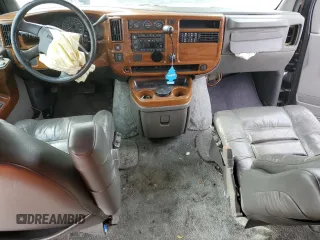2004 GMC Savana Cargo Van YF7 Upfitter with VIN 1GDFG15T341158486, listed as a Copart auction lot 44568515 with 0 mi miles and Clean Title. Bid and sale history available at carsss.com. Image 8.