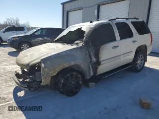 2008 GMC Yukon SLT w/4SB with VIN 1GKFK13058R215598, listed as a Copart auction lot 47046295 with 0 mi miles and Salvage Title. Bid and sale history available at carsss.com. Image 1.