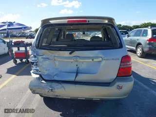 2002 Toyota Highlander with VIN JTEGF21A120071643, listed as a IAAI auction lot 41593796 with 157,608 mi miles. Bid and sale history available at carsss.com. Image 15.