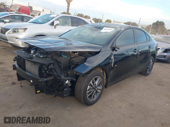 2024 Kia Forte LXS with VIN 3KPF24AD0RE801500, listed as a IAAI auction lot 41233301 with 4,925 mi miles. Bid and sale history available at carsss.com. Image 2.