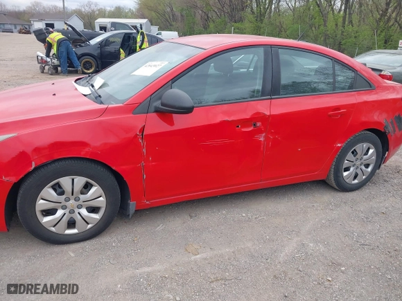 2014 Chevrolet Cruze LS with VIN 1G1PA5SG2E7151755, listed as a IAAI auction lot 42043027 with 194,071 mi miles. Bid and sale history available at carsss.com. Image 6.