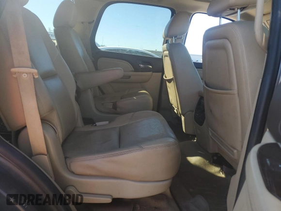 2014 GMC Yukon Denali z VIN 1GKS1EEF6ER229144, wystawiony jako Copart lot #85654154 z przebiegiem Nie podano mil oraz Szkoda całkowita • Salvage title. Historia ofert i sprzedaży dostępna na DreamBid. Obrazek 11.