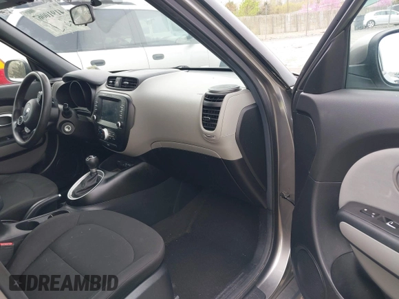 2018 Kia Soul with VIN KNDJN2A2XJ7522743, listed as a IAAI auction lot 41910067 with 103,388 mi miles. Bid and sale history available at carsss.com. Image 5.