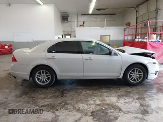 2010 Ford Fusion S with VIN 3FAHP0GA9AR180356, listed as a IAAI auction lot 41662335 with 171,048 mi miles. Bid and sale history available at carsss.com. Image 14.