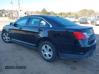 2014 Ford Police Interceptor z VIN 1FAHP2MK3EG124483, wystawiony jako IAAI lot #41018811 z przebiegiem 200 626 mil mil oraz . Historia ofert i sprzedaży dostępna na DreamBid. Obrazek 3.