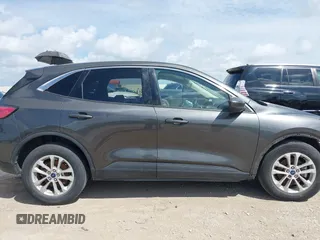 2020 Ford Escape SE z VIN 1FMCU0G61LUB95997, wystawiony jako IAAI lot #42687641 z przebiegiem 80 125 mil mil oraz . Historia ofert i sprzedaży dostępna na DreamBid. Obrazek 13.