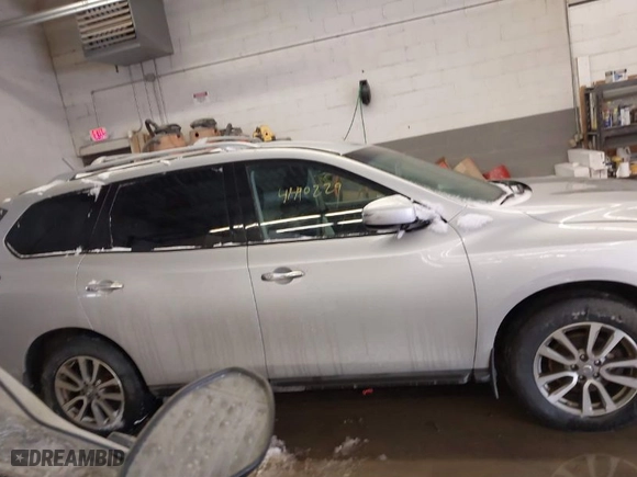 2016 Nissan Pathfinder Platinum with VIN 5N1AR2MM7GC652590, listed as a IAAI auction lot 41490229 with 112,461 mi miles. Bid and sale history available at carsss.com. Image 14.