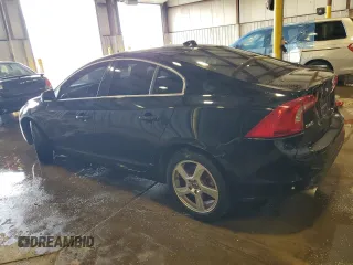 2013 Volvo S60 T5 Premier z VIN YV1612FS1D1220589, wystawiony jako Copart lot #58983665 z przebiegiem 81 341 mil mil oraz Szkoda całkowita • Salvage title. Historia ofert i sprzedaży dostępna na DreamBid. Obrazek 2.