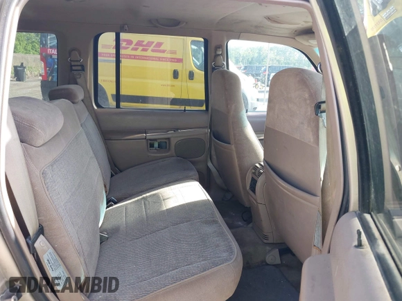 1997 Ford Explorer Eddie Bauer z VIN 1FMDU32X8VZC30353, wystawiony jako IAAI lot #42259734 z przebiegiem 249 106 mil mil oraz . Historia ofert i sprzedaży dostępna na DreamBid. Obrazek 8.