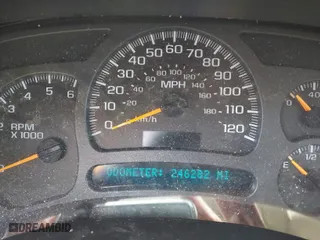 2003 Chevrolet Suburban LT with VIN 3GNFK16Z23G280270, listed as a IAAI auction lot 41627119 with 246,282 mi miles. Bid and sale history available at carsss.com. Image 7.
