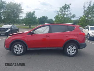 2015 Toyota RAV4 LE z VIN 2T3BFREV3FW354504, wystawiony jako IAAI lot #42353690 z przebiegiem 128 538 mil mil oraz . Historia ofert i sprzedaży dostępna na DreamBid. Obrazek 14.