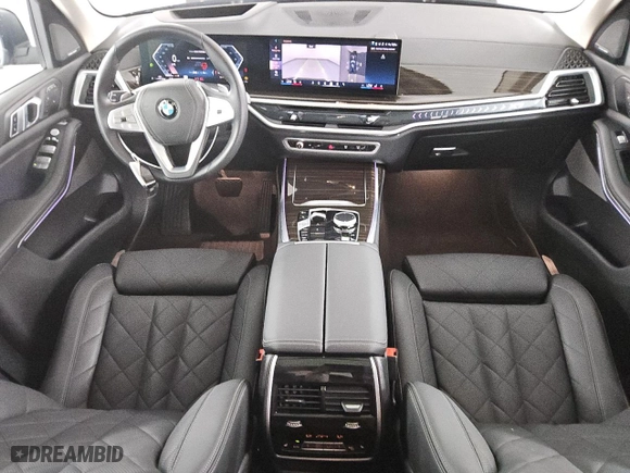 2025 BMW X7 xDrive40i with VIN 5UX23EM09S9X05528, listed as a Copart auction lot 53862305 with 28,698 mi miles and Clean Title. Bid and sale history available at carsss.com. Image 8.