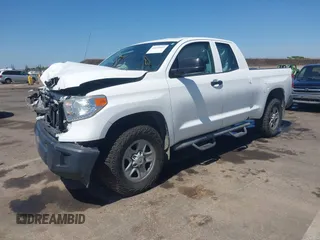 2017 Toyota Tundra SR с VIN 5TFUM5F16HX074447, выставлен на аукционе IAAI как лот 42359101 с пробегом 117 085 миль миль и . История ставок и продаж доступна на DreamBid. Изображение 17.
