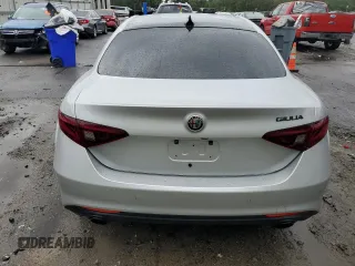 2020 Alfa Romeo Giulia Ti Sport z VIN ZARFAMBN9L7635579, wystawiony jako Copart lot #56565595 z przebiegiem 33 039 mil mil oraz Szkoda całkowita • Salvage title. Historia ofert i sprzedaży dostępna na DreamBid. Obrazek 6.