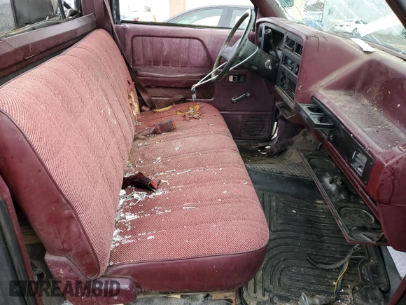 1989 Dodge Dakota S z VIN 1B7GL26X9KS129335, wystawiony jako Copart lot #82744003 z przebiegiem 174 152 mil mil oraz Szkoda całkowita • Salvage title. Historia ofert i sprzedaży dostępna na DreamBid. Obrazek 7.
