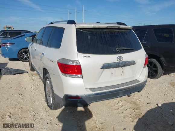 2011 Toyota Highlander Limited with VIN 5TDYK3EHXBS039823, listed as a IAAI auction lot 41731690 with 242,676 mi miles. Bid and sale history available at carsss.com. Image 3.
