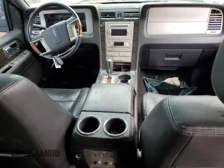 2008 Lincoln Navigator with VIN 5LMFU28548LJ09235, listed as a Copart auction lot 65795215 with 187,078 mi miles and Salvage title. Bid and sale history available at DreamBid. Image 8.