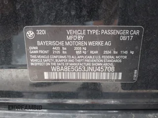 2018 BMW 3 Series 320i xDrive with VIN WBA8E5G53JNU45708, listed as a IAAI auction lot 41865092 with 88,720 mi miles. Bid and sale history available at carsss.com. Image 9.