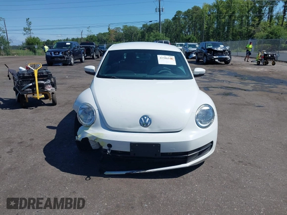 2015 Volkswagen Beetle Fleet Edition z VIN 3VWF17AT0FM655321, wystawiony jako IAAI lot #42386548 z przebiegiem 120 215 mil mil oraz . Historia ofert i sprzedaży dostępna na DreamBid. Obrazek 12.
