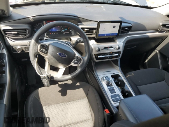 2022 Ford Explorer XLT z VIN 1FMSK7DH5NGA05779, wystawiony jako Copart lot #54621085 z przebiegiem 25 617 mil mil oraz Szkoda całkowita • Salvage title. Historia ofert i sprzedaży dostępna na DreamBid. Obrazek 8.
