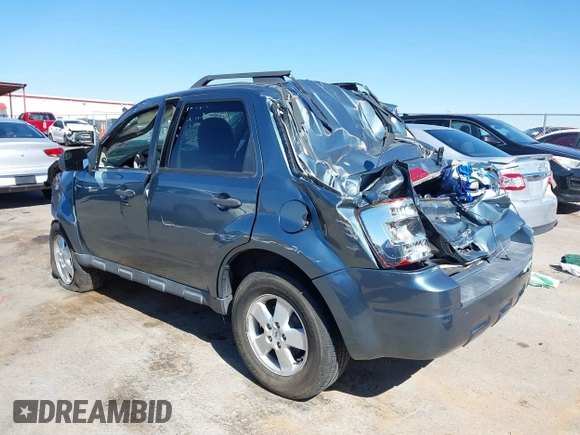 2012 Ford Escape XLT with VIN 1FMCU0D78CKC18328, listed as a IAAI auction lot 40185140 with 81,904 mi miles. Bid and sale history available at carsss.com. Image 3.
